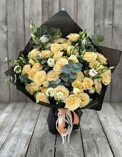 Букет цветов из:  Розы и Лизиантусы в Сасыколи