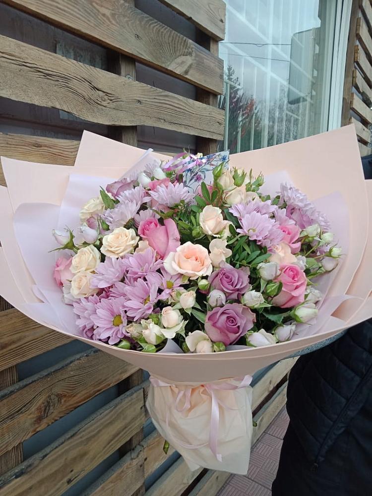 Букет цветов из: Розы и Хризантемы в Сасыколи