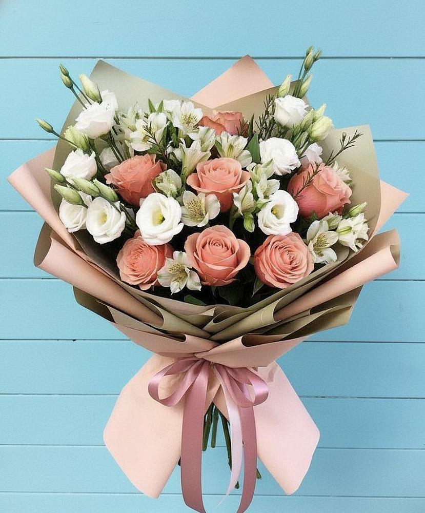 Букет цветов из: Розы, Альстромерии и Лизиантусы в Сасыколи