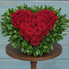 Цветочная композиция из Розы в виде сердца в Сасыколи