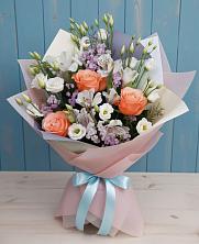 Букет цветов из:  Лизиантусы, Розы, Альстромерии и Гипсофила в Сасыколи