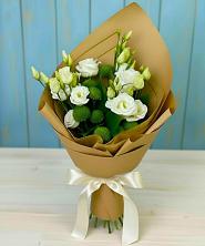 Букет цветов из:  Хризантемы и Лизиантусы в Сасыколи