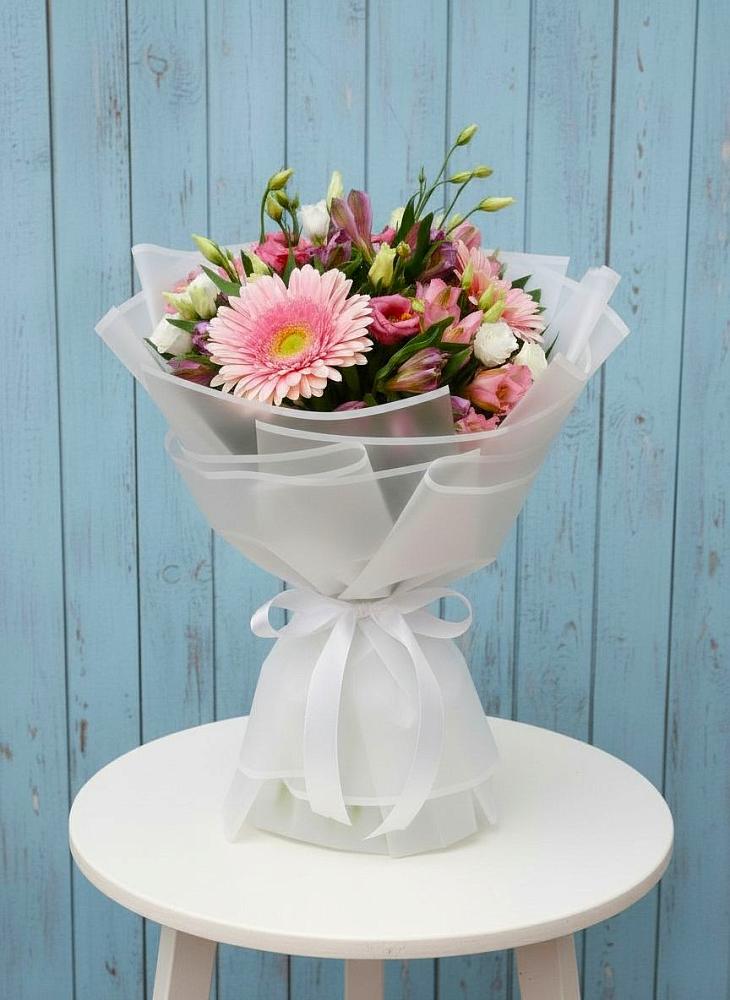 Букет цветов из: Герберы, Альстромерии и Лизиантусы в Сасыколи