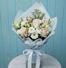 Букет цветов из:  Розы и Лизиантусы #REPLACE_PRED# Сасыколи