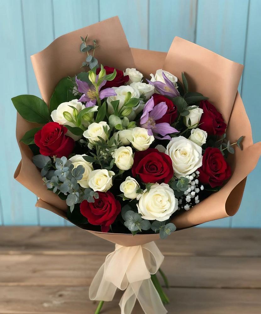 Букет цветов из: Розы и Альстромерии в Сасыколи