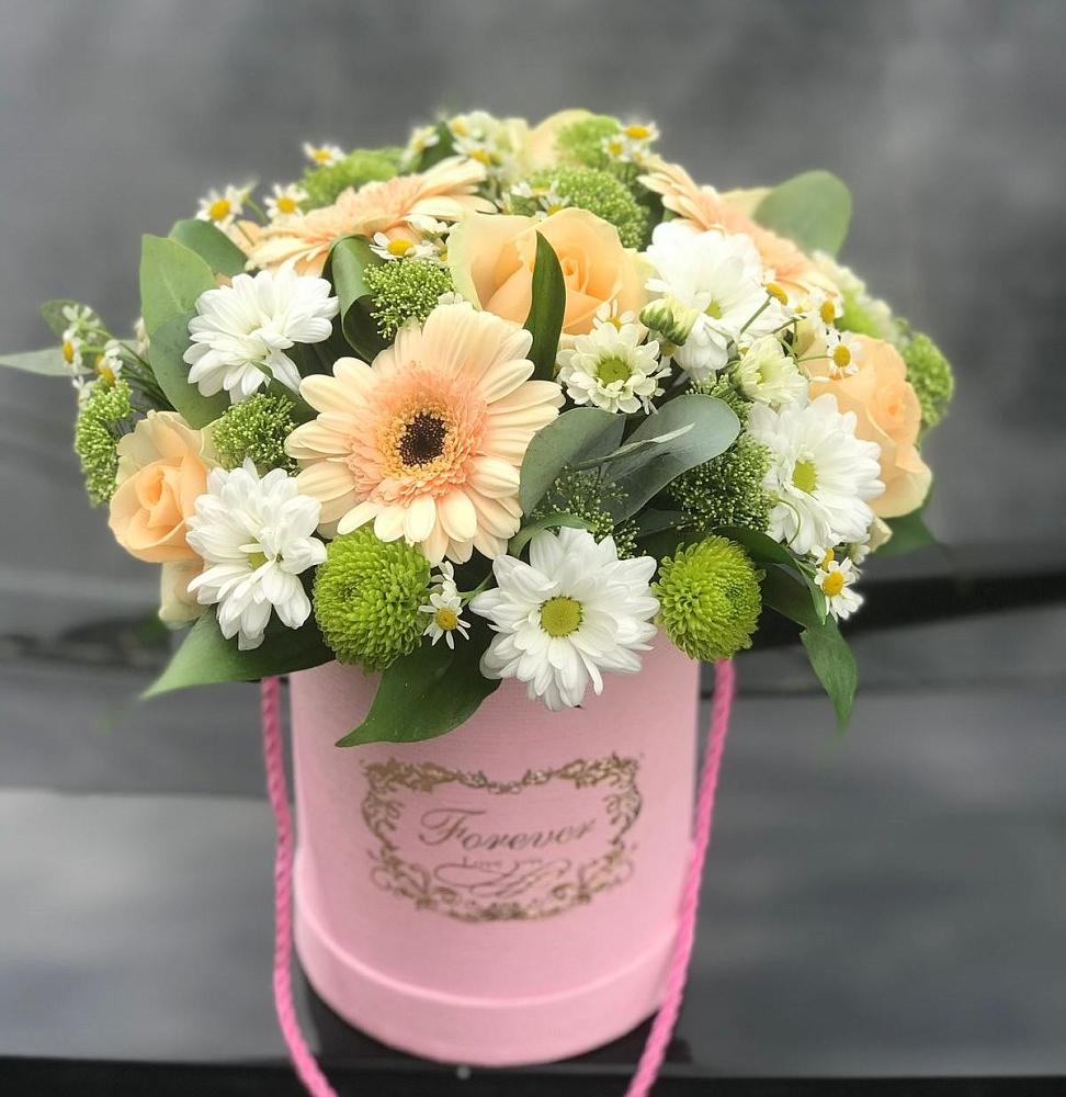 Цветочная композиция из Розы, Герберы и Хризантемы в шляпной коробке в Сасыколи