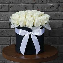 Цветочная композиция из Розы в шляпной коробке в Сасыколи