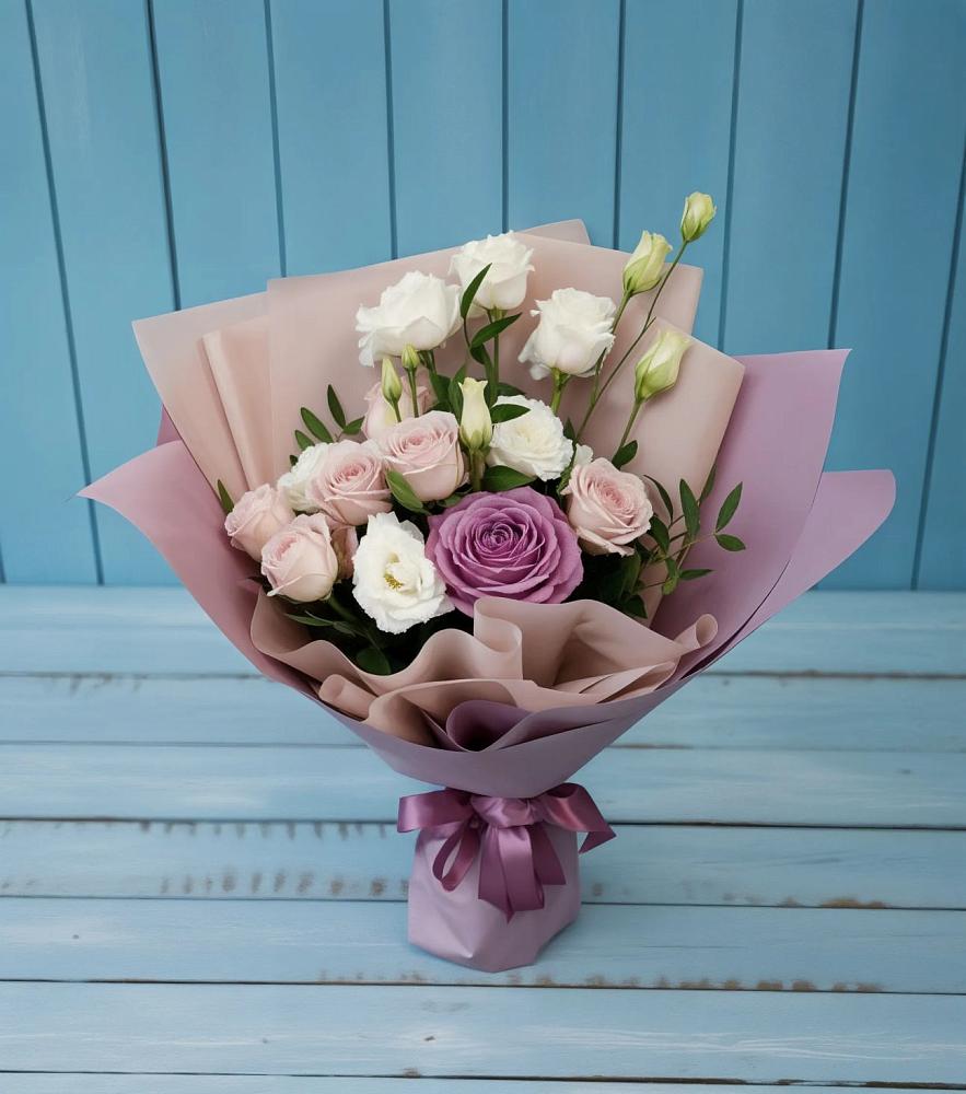 Букет цветов из: Розы и Лизиантусы в Сасыколи